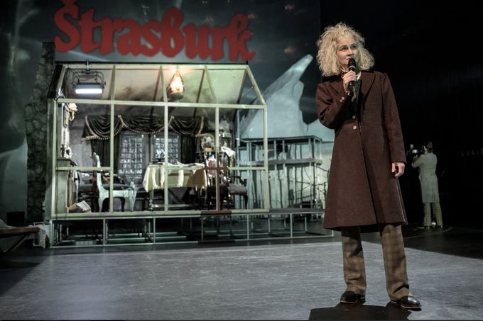 Divadelní inscenace Frankenstein.