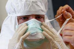 Test vyloučil ebolu u obou pacientů v Británii