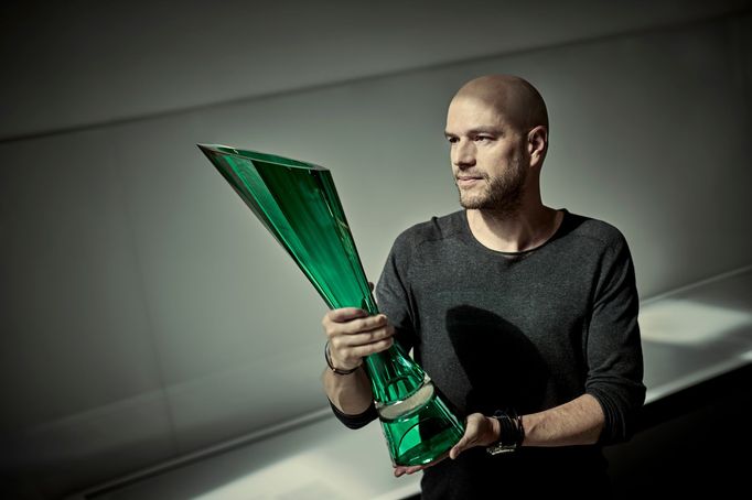 Trofej pro nejlepší jezdce v cíli Tour de France navrhl Peter Olah ze Škoda Design