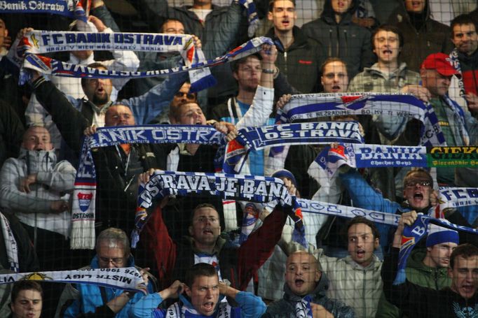 Fotbaloví fanoušci Baníku Ostrava v utkání 10. kola Gambrinus ligy 2012/13 proti Spartě Praha.