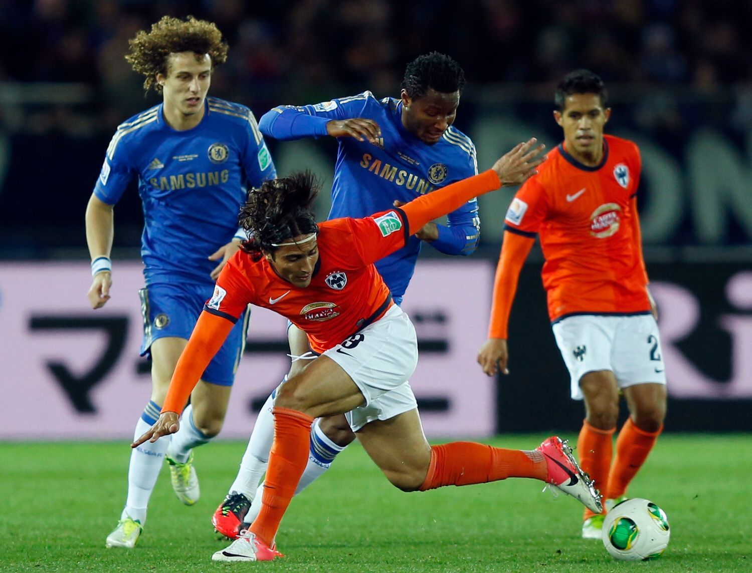 MS klubů, Chelsea - Monterrey: John Obi Mike - Aldo de Nigris