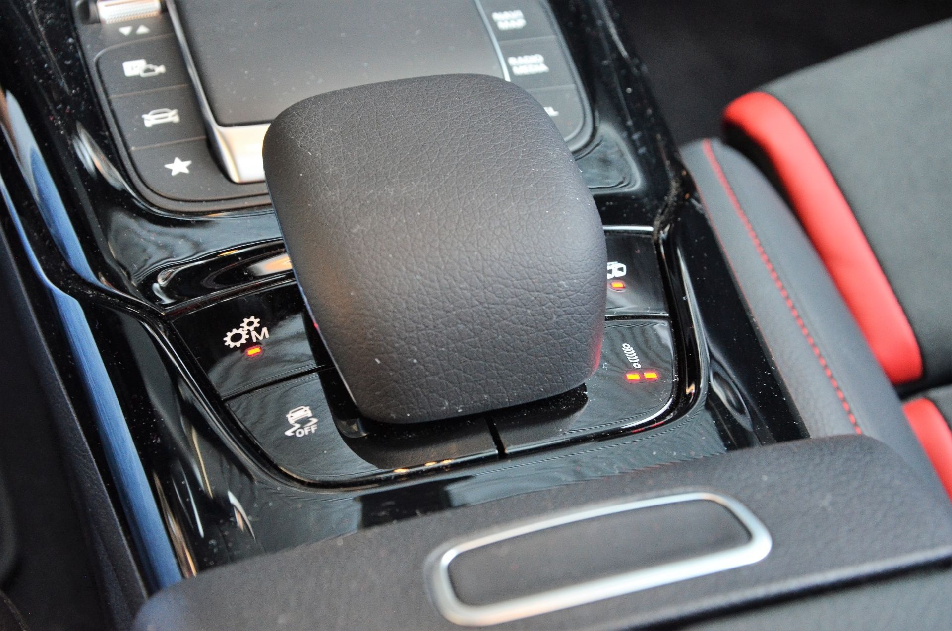 Mercedes- AMG A 45 S (2019 2020)