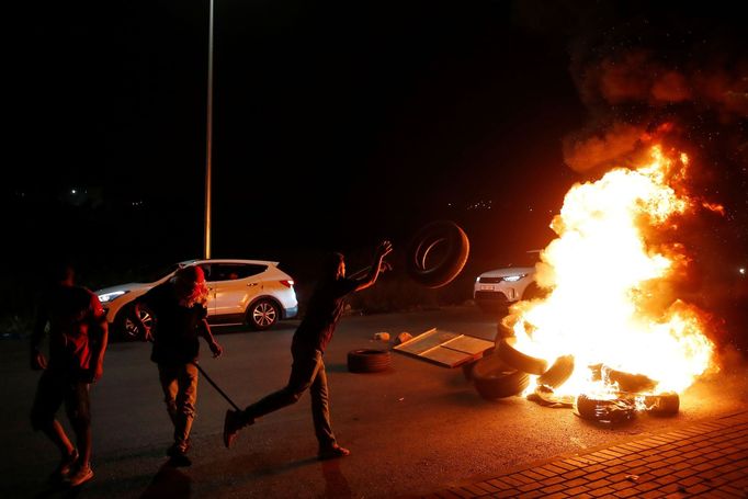 Při oslavách Dne Jeruzaléma v Izraeli se střetli palestinští demonstranti s policií.