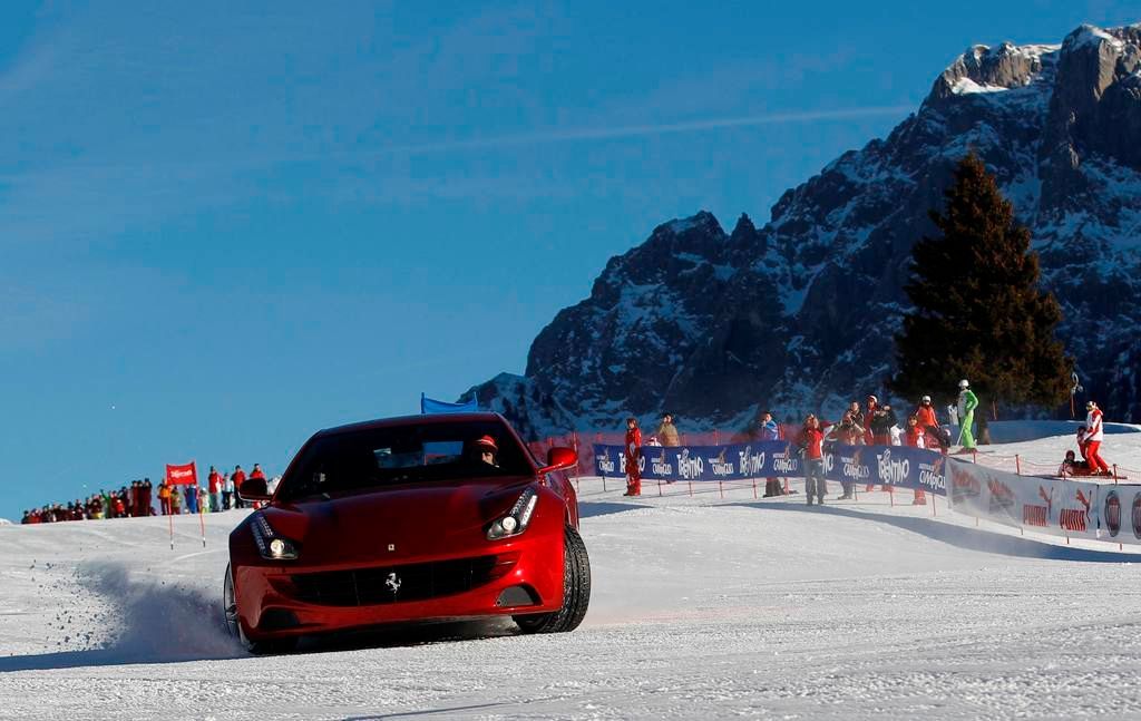 Mítink Ferrari: Ferrari FF