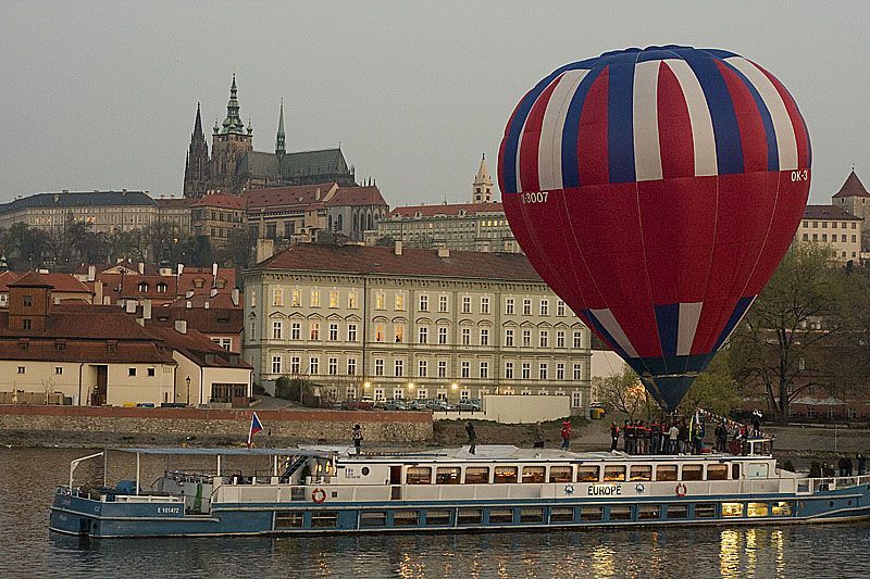 Balón startuje z lodě
