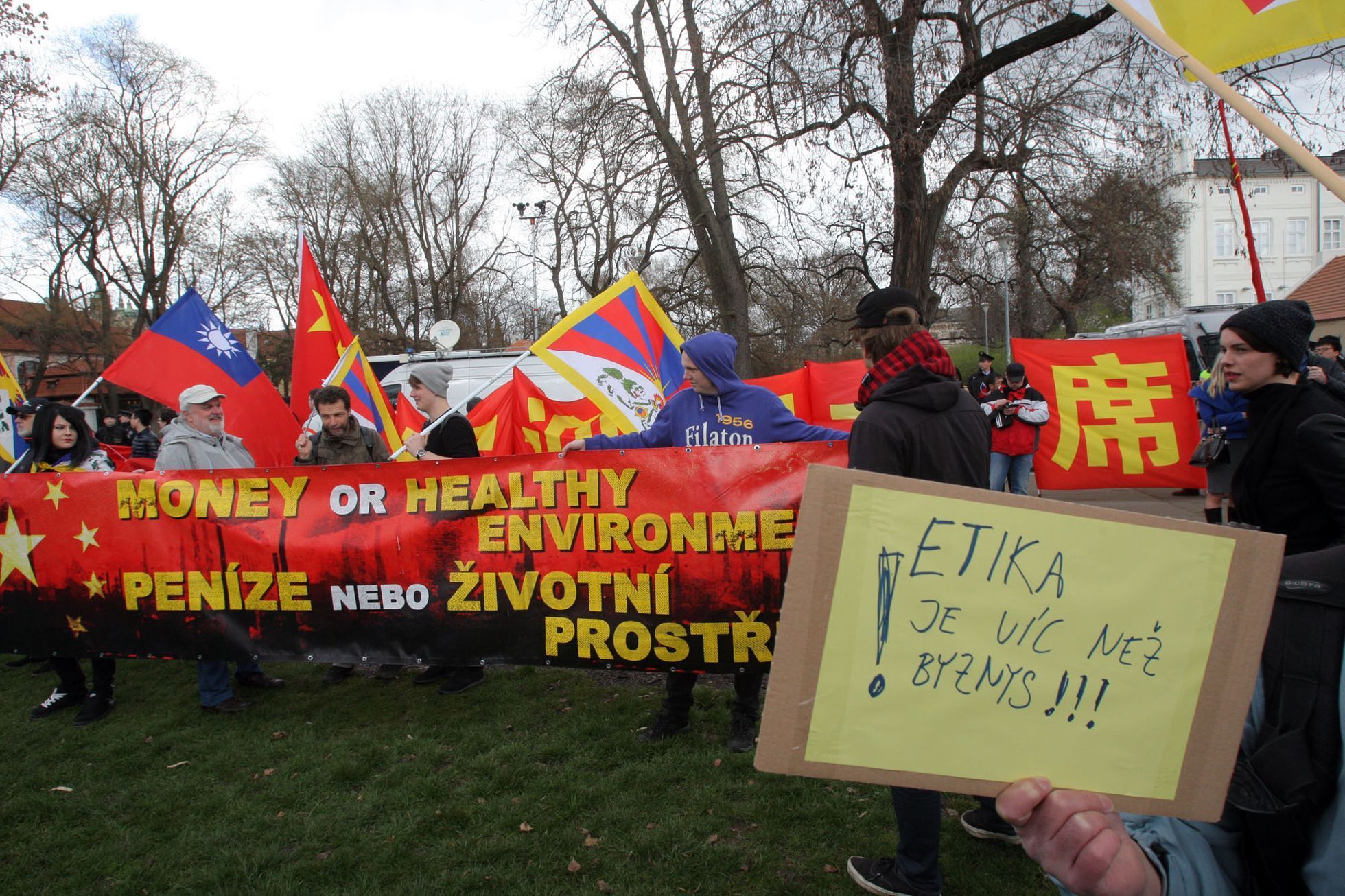 Demonstrace za svobodný Tibet a demokracii v Česku