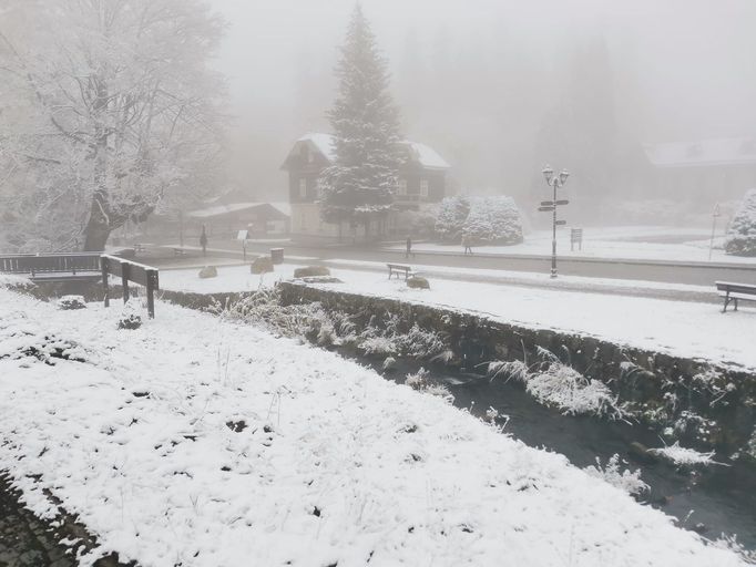 První sníh v Karlově Studánce.