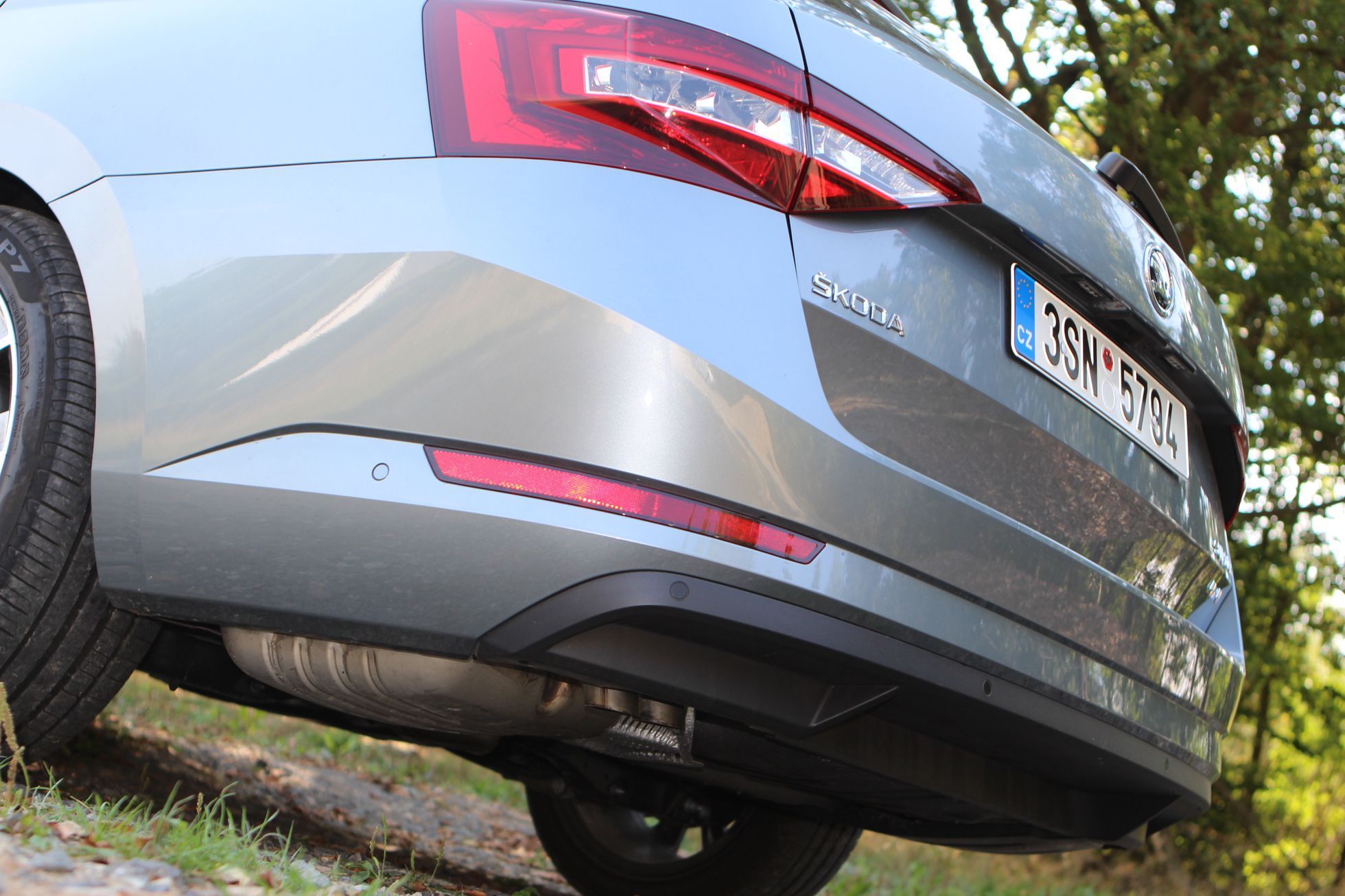 Škoda Superb Combi  (2015) výfuk