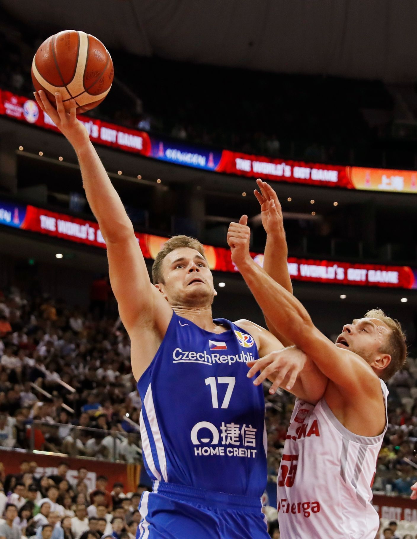 basketbal, MS 2019, Česko - Polsko, Jaromír Bohačík a Lukasz Koszarek