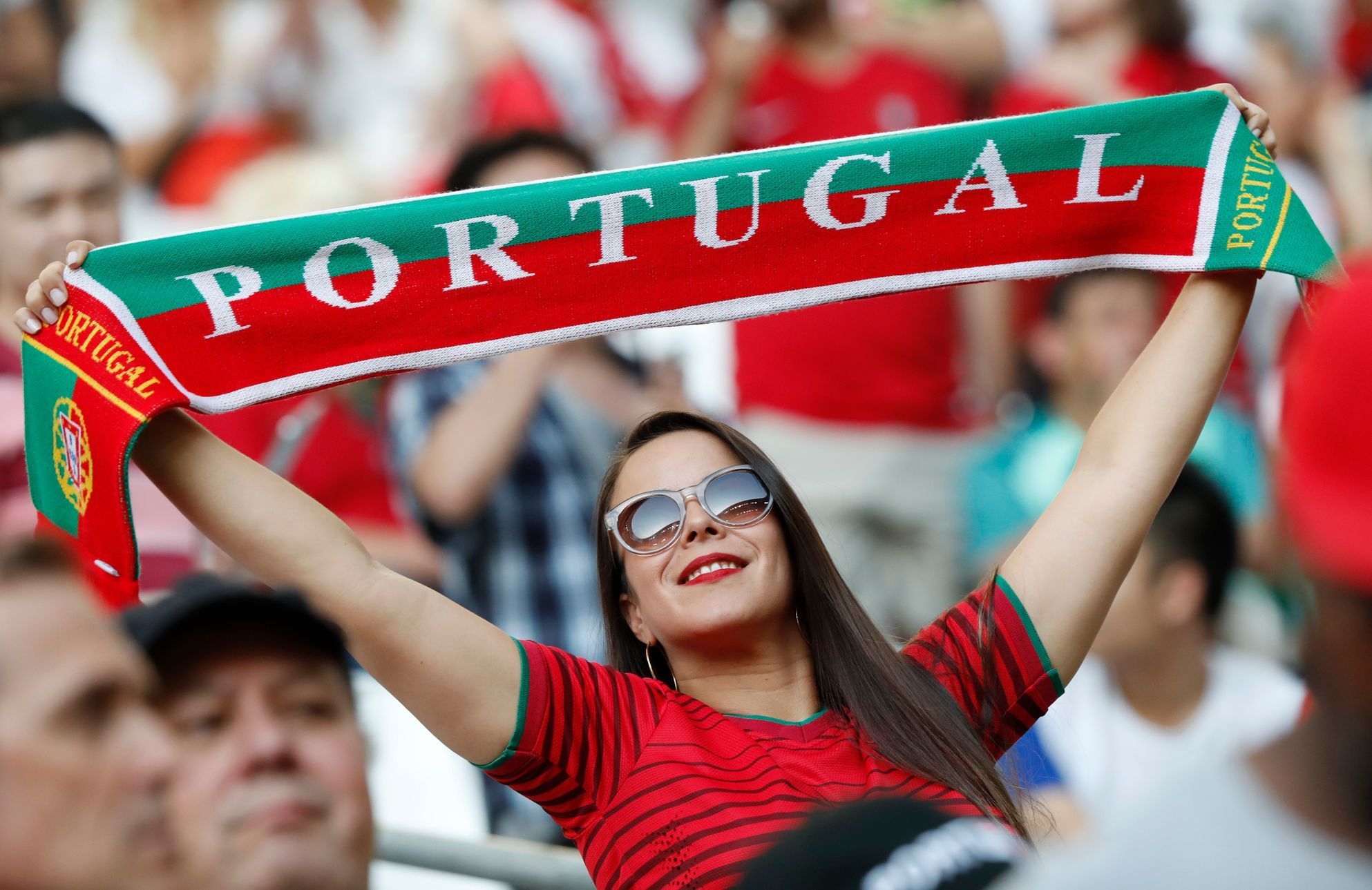 Euro 2016, Polsko-Portugalsko: portugalská fanynka
