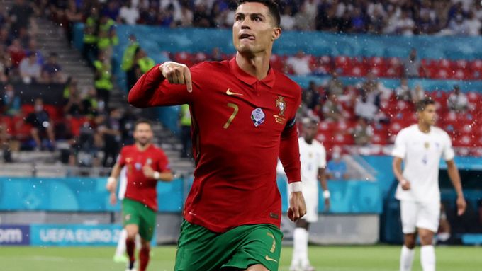 Cristiano Ronaldo se svým Portugalskem může být soupeřem českých fotbalistů v novém ročníku Ligy národů