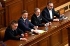 Po více než 63 hodinách debat sněmovna podpořila novelu o korespondenční volbě