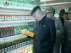 Kim Čong-un na inspekci obchodu.
