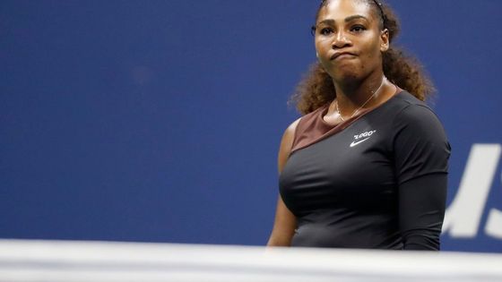 Modelky, Tyson, naštvaná Serena i skvělý Djoker. Projděte si nejlepší fotky US Open