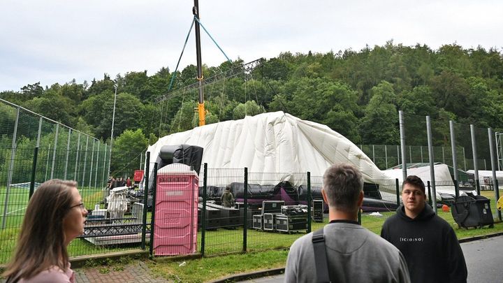 V jihlavské nemocnici skončilo po tlačenici na hudebním festivalu 17 lidí
