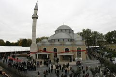 Postavit mešitu v Česku je problém, lidé to odmítají