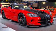 Viper se prodává za základní cenu kolem 80 tisíc dolarů, tedy asi jeden a půl milionu korun. Typ Dodge Viper Venom ale stojí dvakrát tolik.