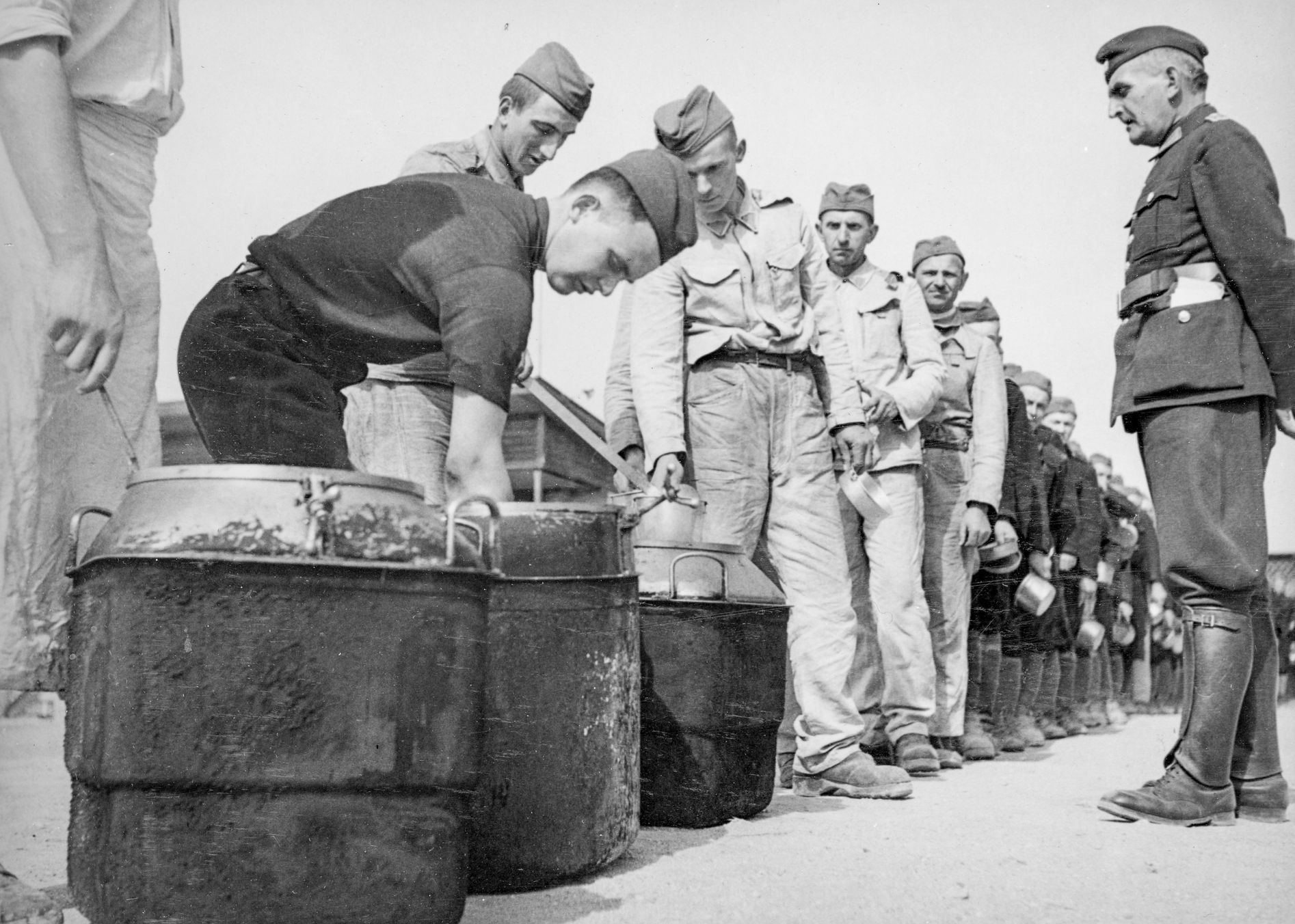 Koncentrační tábor Hradištko a neznámý příběh španělských vězňů, Koncentrační tábor Hradištko, Koncentrační tábor, Benešovsko, historie, Magazín