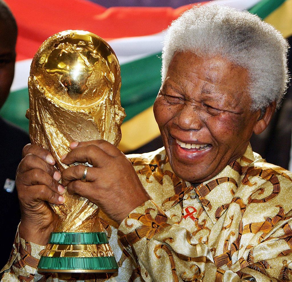 Nepoužívat v článcích! / Fotogalerie: Nelson Mandela / Život mimo politiku / 2004