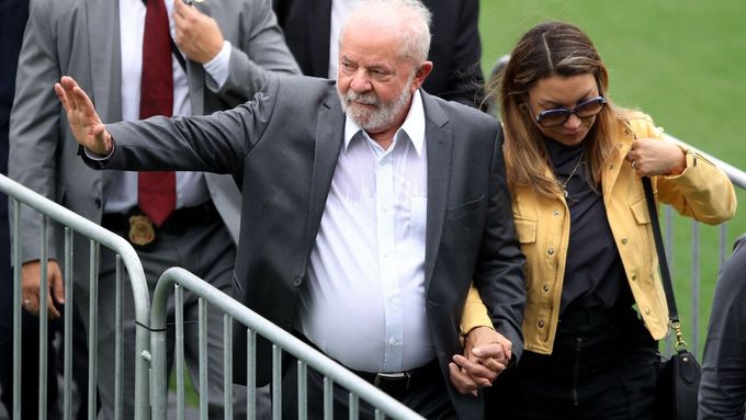 Luiz Inácio Lula da Silva se svou manželkou přišli dát poslední sbohem Pelému