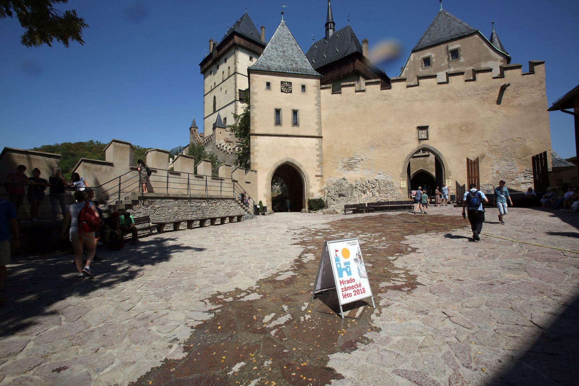 Karlštejn ve vedru