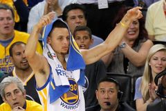 Boj o finále NBA: Warriors si výhrou v Oklahomě vynutili sedmý duel