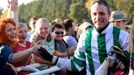 Josef Bartoš slaví vítězství na Velké pardubické 2019