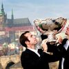 Čeští tenisté slaví vítězství v Davis Cupu 2012.