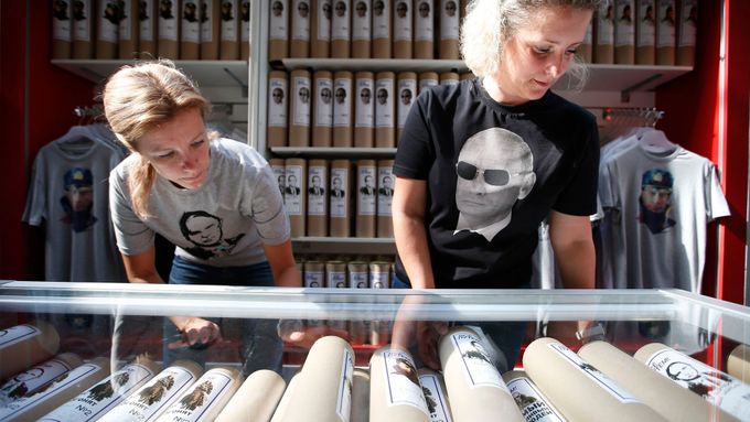 Vlastenecká trička jsou v Rusku v módě. Například ta, na nichž je vyobrazen prezident Vladimir Putin.