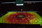 V nové Werk aréně pro 5 200 lidí se extraliga hrála poprvé. Zápasu předcházela úchvatná show s projekcí na ledě.