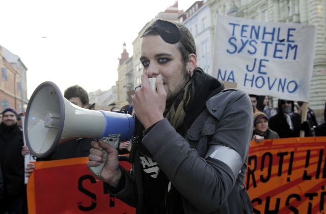 Demonstrace anarchistů "proti systému". Plzeň 22.10. 2011