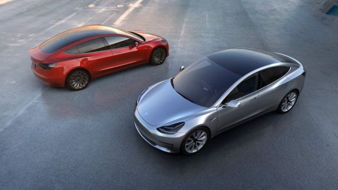 Chystaný kompaktní elektromobil Tesla Model 3 si rezervovalo už 400 tisíc lidí.