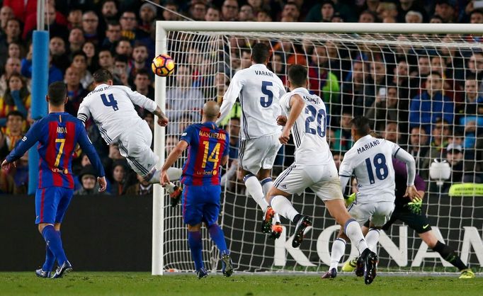 Clasico, Barcelona-Real: Sergio Ramos dává gól na 1:1