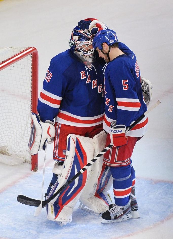 NHL: NY Rangers - Washington Capitals, 1. zápas (Henrik Lundqvist a Dan Girardi)