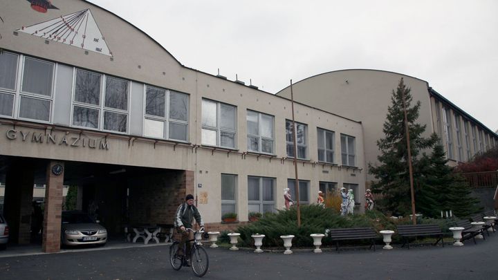 Vietnamci jako nejvzornější žáci? Už se "počeštili", říká ředitel chebského gymnázia