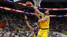 Andrew Bogut a Vojtěch Hruban ve čtvrtfinále MS Česko  - Austrálie na MS 2019