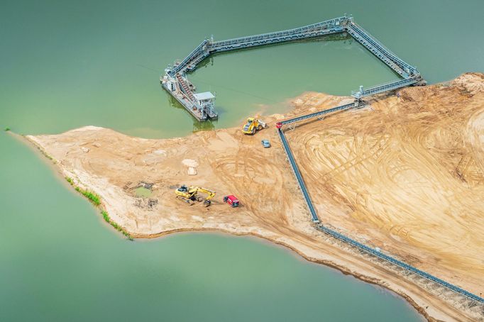 Labe z výšky: letecké fotografie od Mělníka po Pradubice