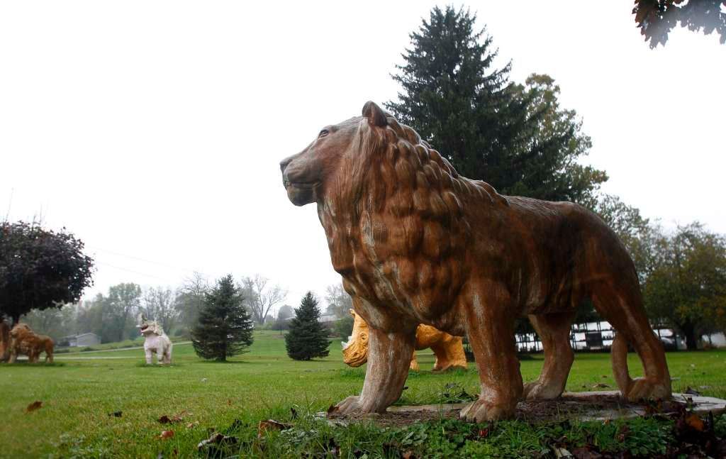 Ohio - mrtvá zvířata - sochy u zvířecí farmy