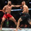 Jiří Procházka při souboji s Aleksandarem Rakičem v rámci UFC 300
