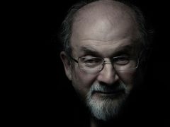Rushdieho knihy v češtině vydává nakladatelství Paseka.