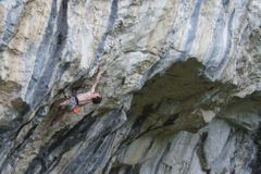Kamenný motýl Ondrovi neodolal. Český lezec jako první překonal dvě nejtěžší cesty v Rumunsku
