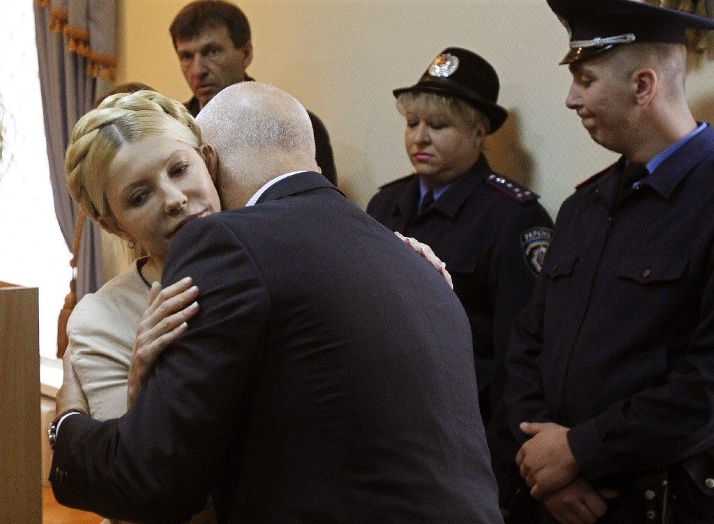 Expremiérka Julia Tymošenková u soudu - 11. října 2011 (s manželem)