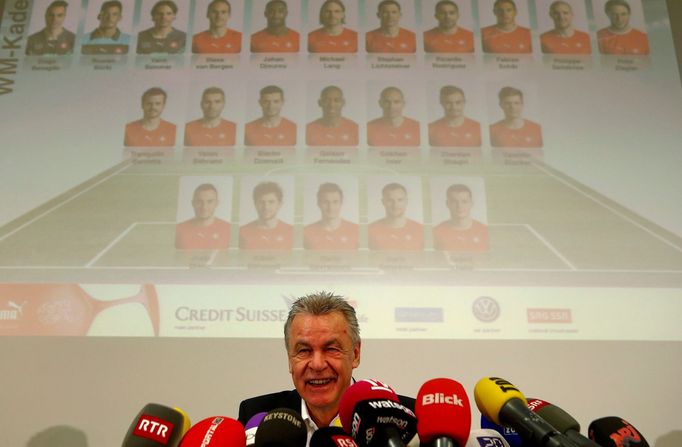 Ottmar Hitzfeld oznamuje nominaci Švýcarska na MS