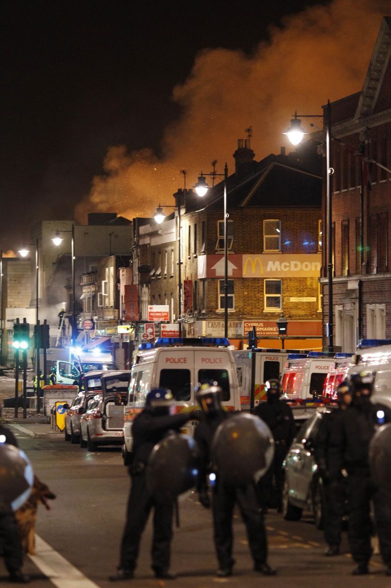 Nepokoje v londýnské čtvrti Tottenham