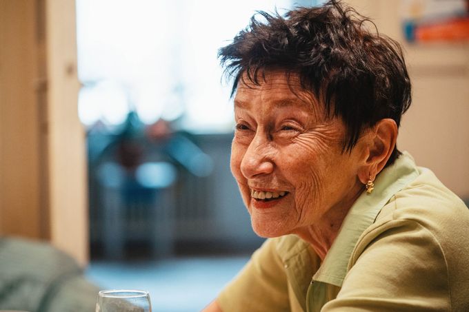 Jiřina Šiklová při rozhovoru, který je součástí knihy.