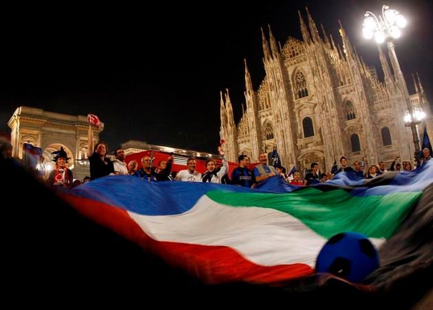 Fanoušci Interu Milán slaví mistrovský titul.