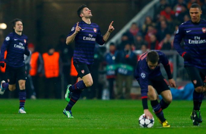 Fotbal, Liga mistrů, Bayern Mnichov - Arsenal: Oliver Giroud slaví gól na 0:1