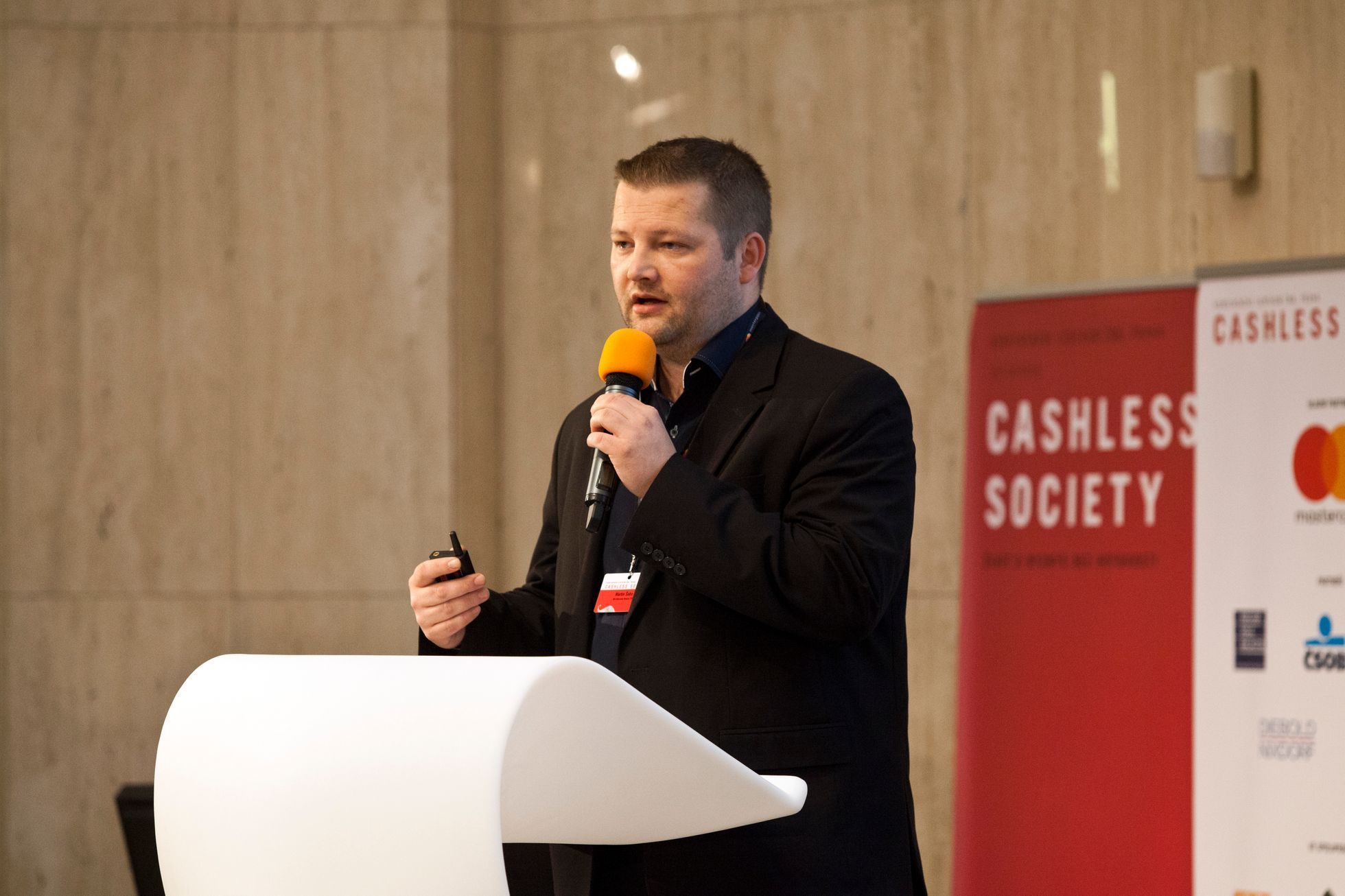 Konference Cashless Society