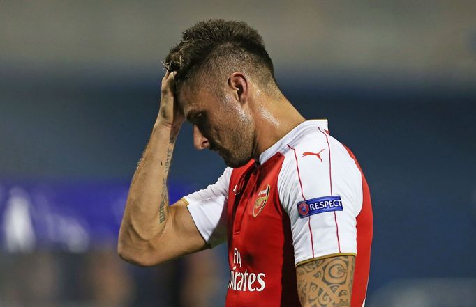 Olivier Giroud po svém vyloučení v zápas Ligy Mistrů proti Záhřebu