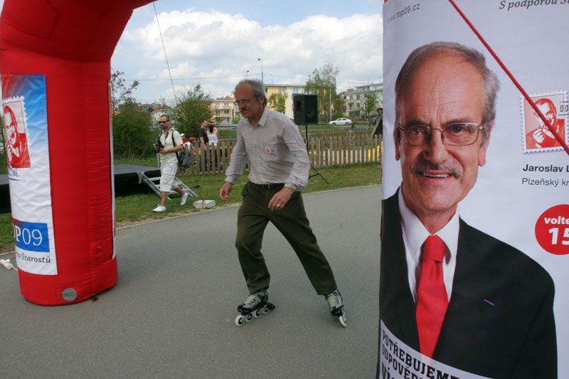 Jaroslav Lobkowicz poprvé na bruslích